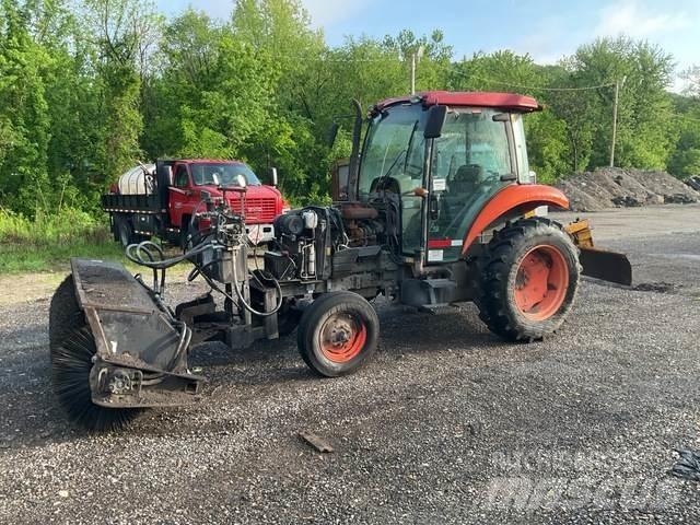 Kubota M5040 Siseruumide puhastusmasinad