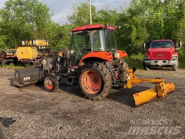 Kubota M5040 Siseruumide puhastusmasinad