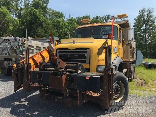Mack 700 Lumesahad