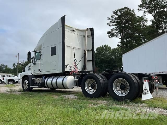 Mack AN64T Sadulveokid