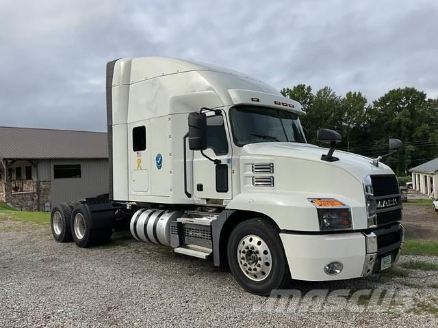 Mack AN64T Sadulveokid