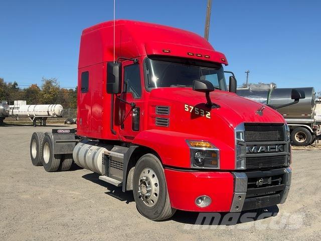 Mack AN64T Sadulveokid