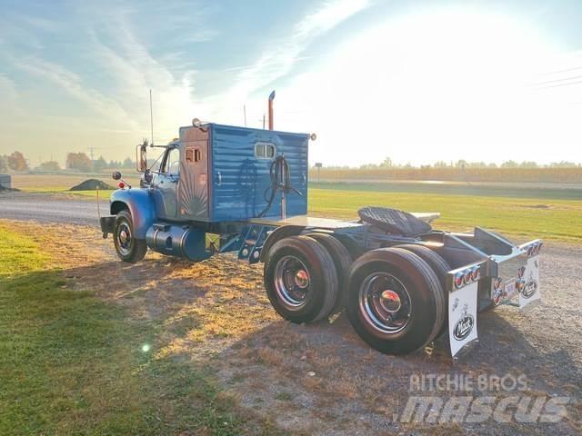 Mack B-61 Sadulveokid