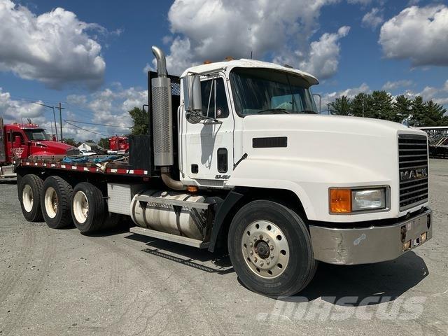 Mack CH 613 Madelautod