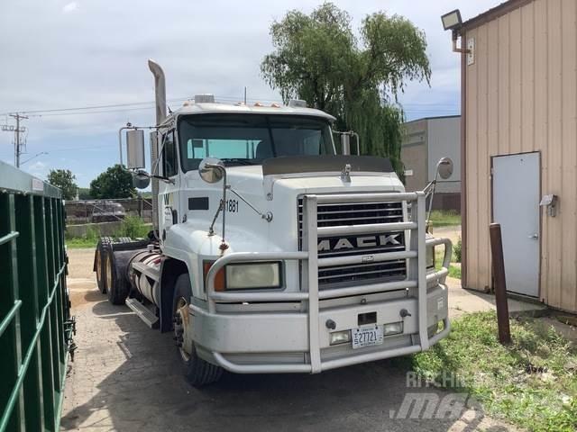 Mack CH613 Sadulveokid