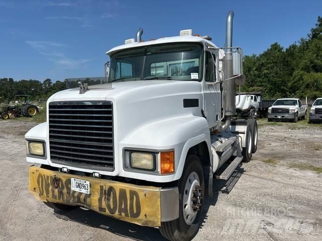 Mack CH613 Sadulveokid