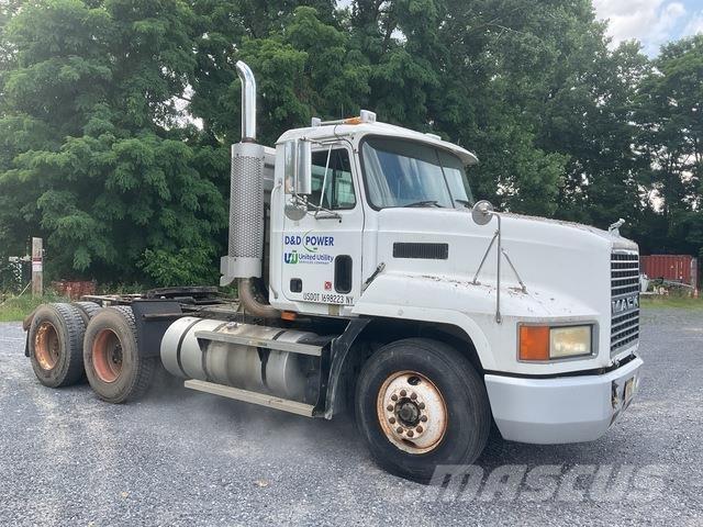 Mack CH613 Sadulveokid