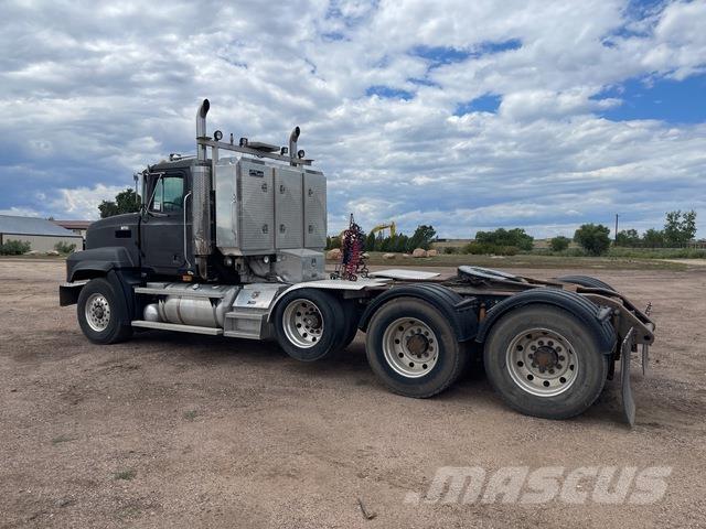Mack CH613 Sadulveokid