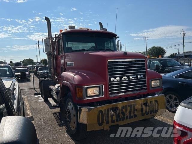 Mack CH613 Sadulveokid