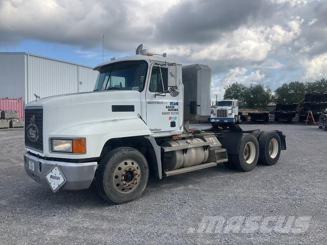 Mack CH613 Sadulveokid