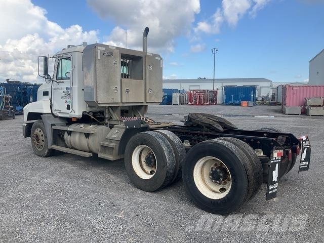Mack CH613 Sadulveokid