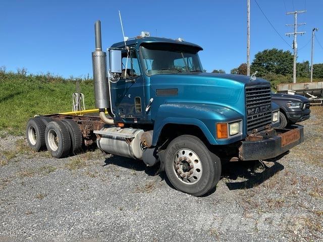 Mack CH613 Kabiinid
