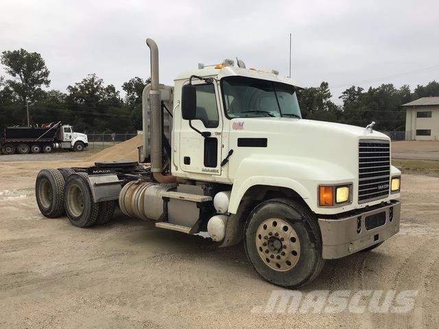 Mack CHU613 Sadulveokid