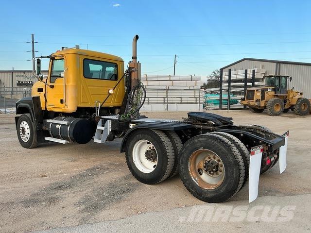 Mack CHU613 Sadulveokid