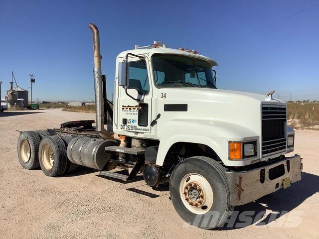 Mack CHU613 Sadulveokid