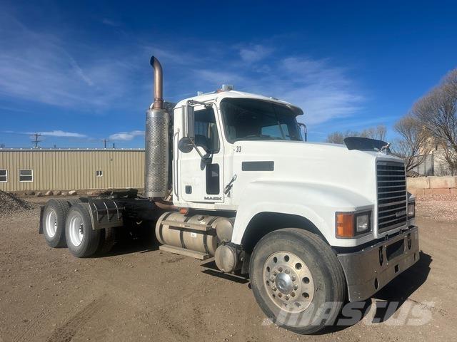 Mack CHU613 Sadulveokid