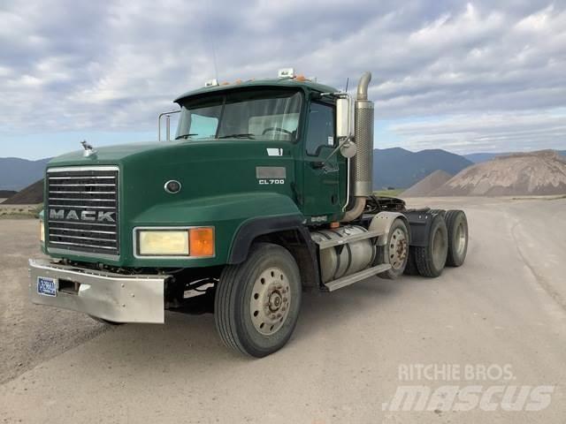 Mack CL733 Sadulveokid