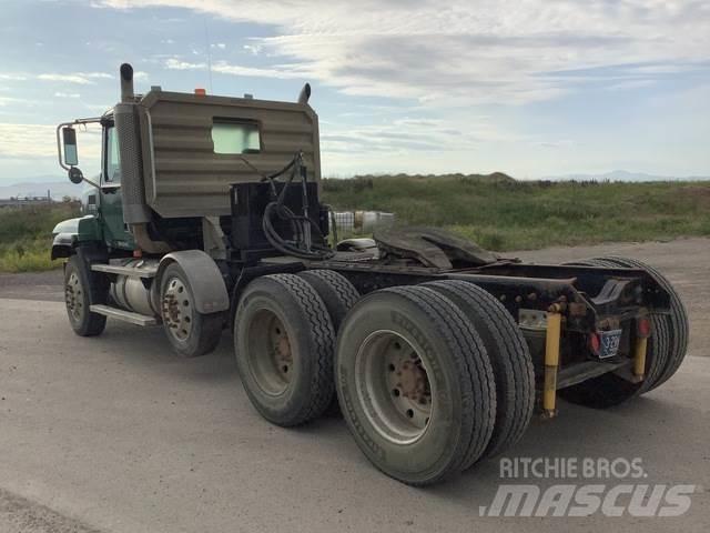Mack CL733 Sadulveokid