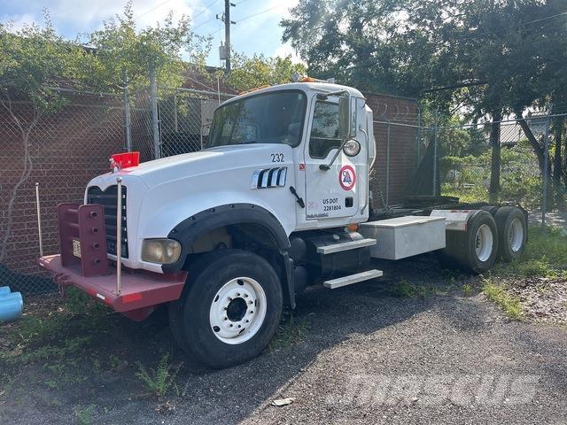 Mack CTP713 Sadulveokid