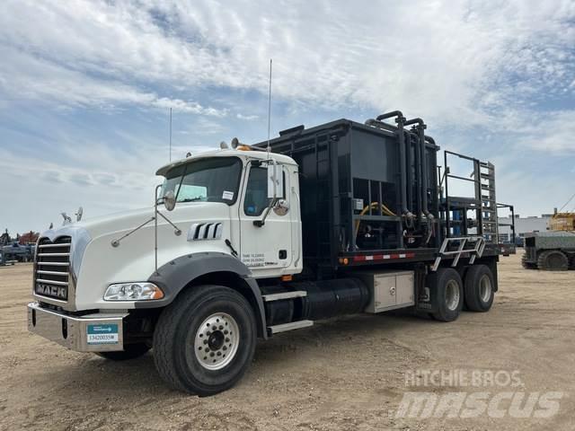 Mack CTR713B Muu