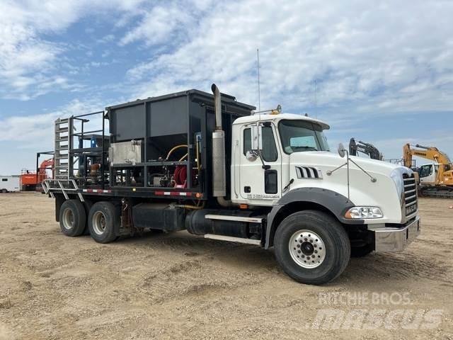 Mack CTR713B Muu