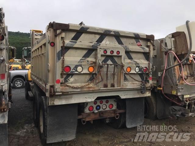 Mack CV700 Lumesahad