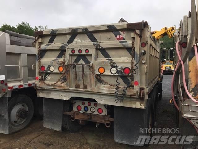 Mack CV700 Lumesahad