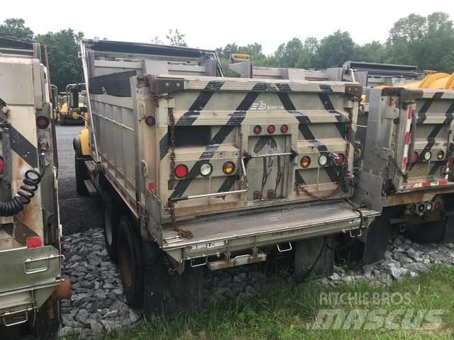 Mack CV700 Lumesahad