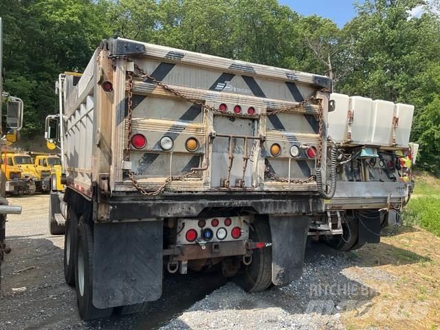 Mack CV700 Lumesahad