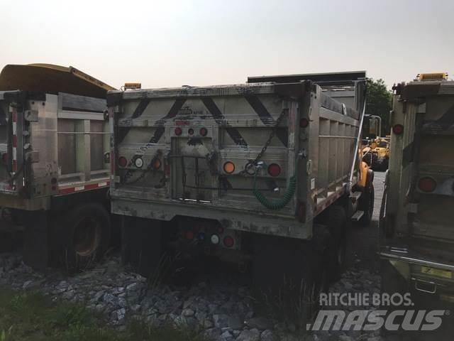 Mack CV700 Lumesahad