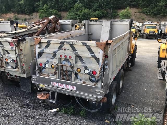 Mack CV700 Lumesahad