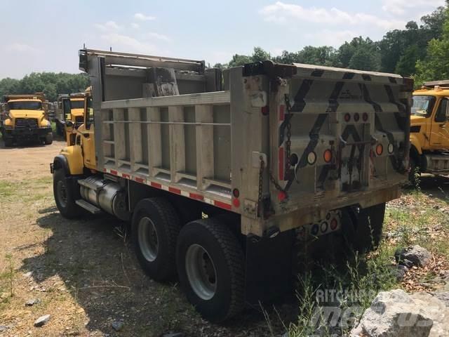 Mack CV700 Lumesahad