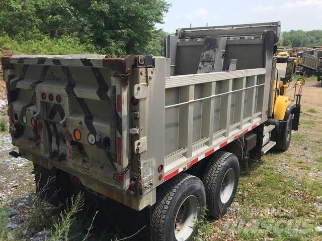Mack CV700 Lumesahad