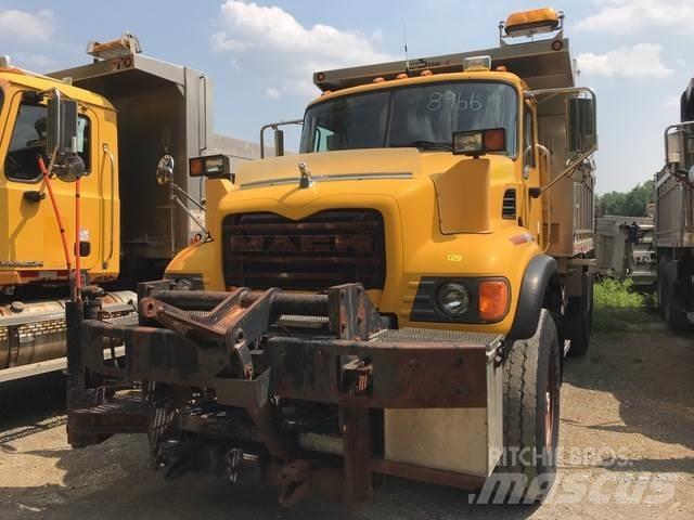 Mack CV700 Lumesahad