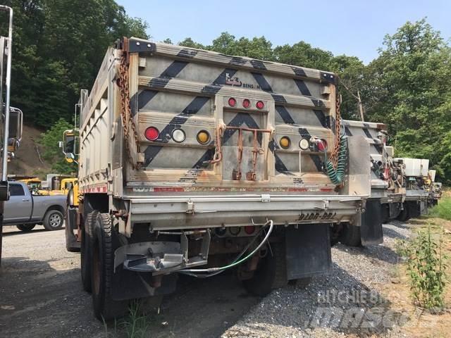 Mack CV700 Lumesahad