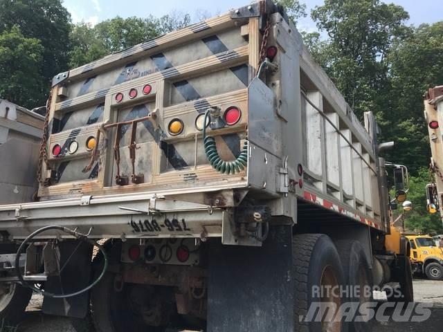 Mack CV700 Lumesahad