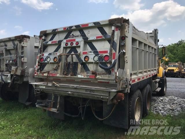 Mack CV700 Lumesahad