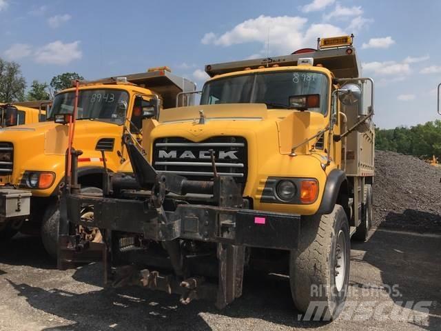 Mack CV700 Lumesahad
