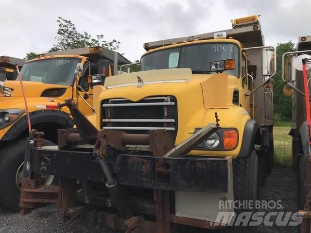 Mack CV700 Lumesahad