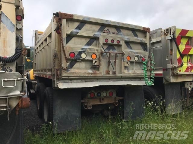 Mack CV700 Lumesahad