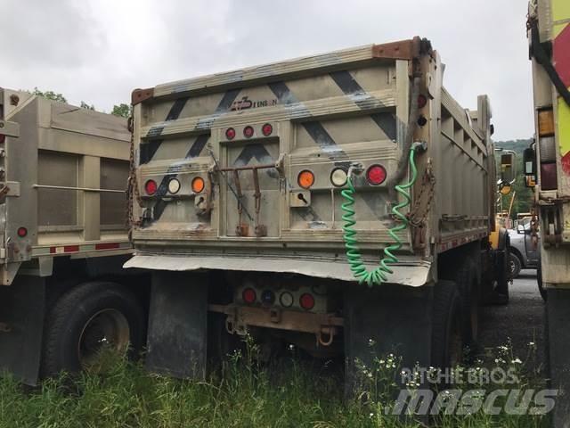 Mack CV700 Lumesahad