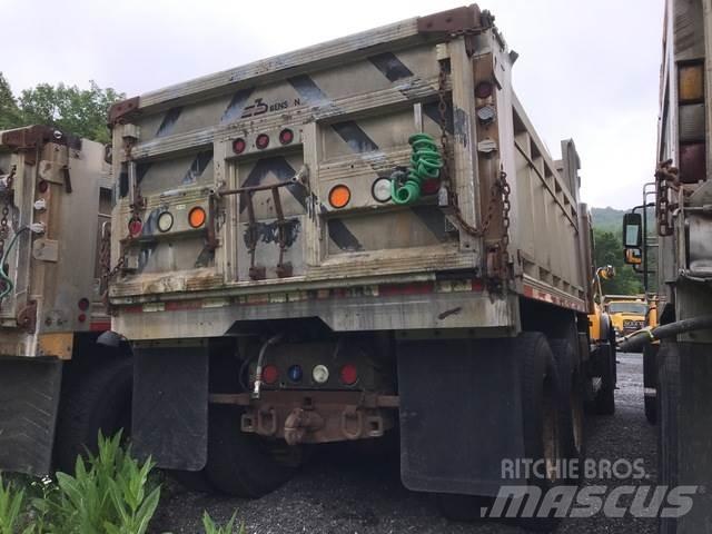 Mack CV700 Lumesahad