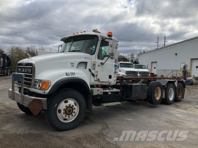 Mack CV713 Vahetuskastiga tõstukautod