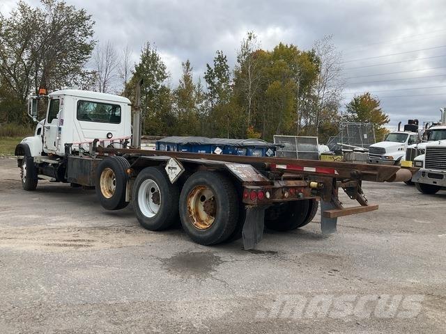 Mack CV713 Vahetuskastiga tõstukautod