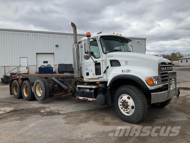 Mack CV713 Vahetuskastiga tõstukautod