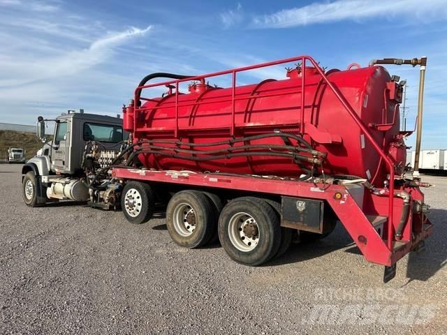 Mack CV713 Muu