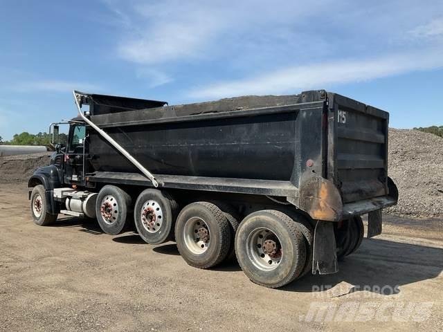 Mack CV713 Kallurid
