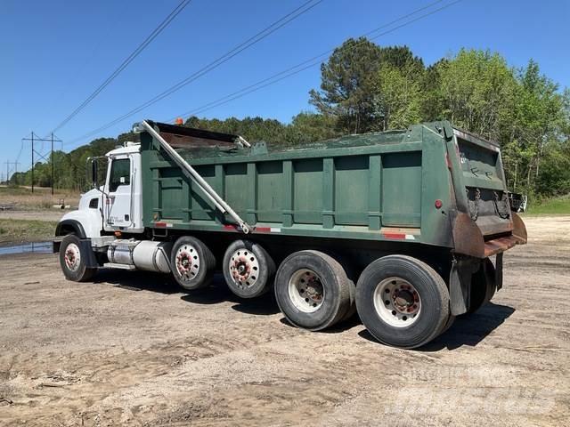 Mack CV713 Kallurid
