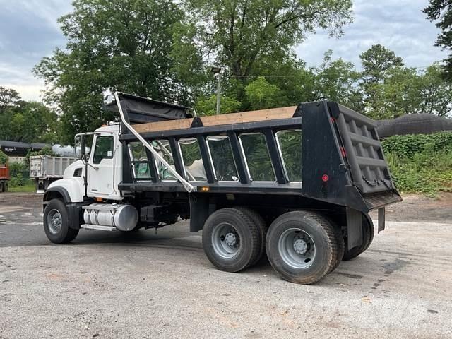 Mack CV713 Kallurid