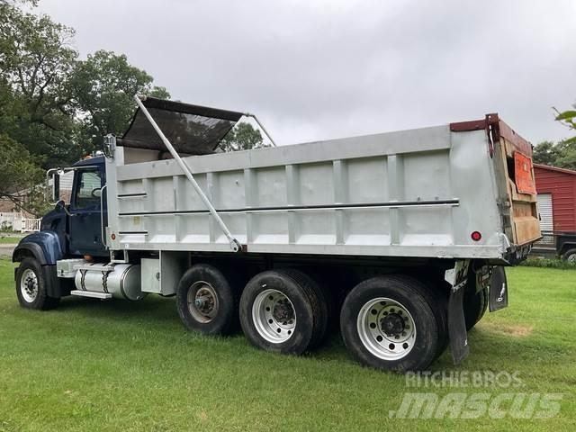 Mack CV713 Kallurid
